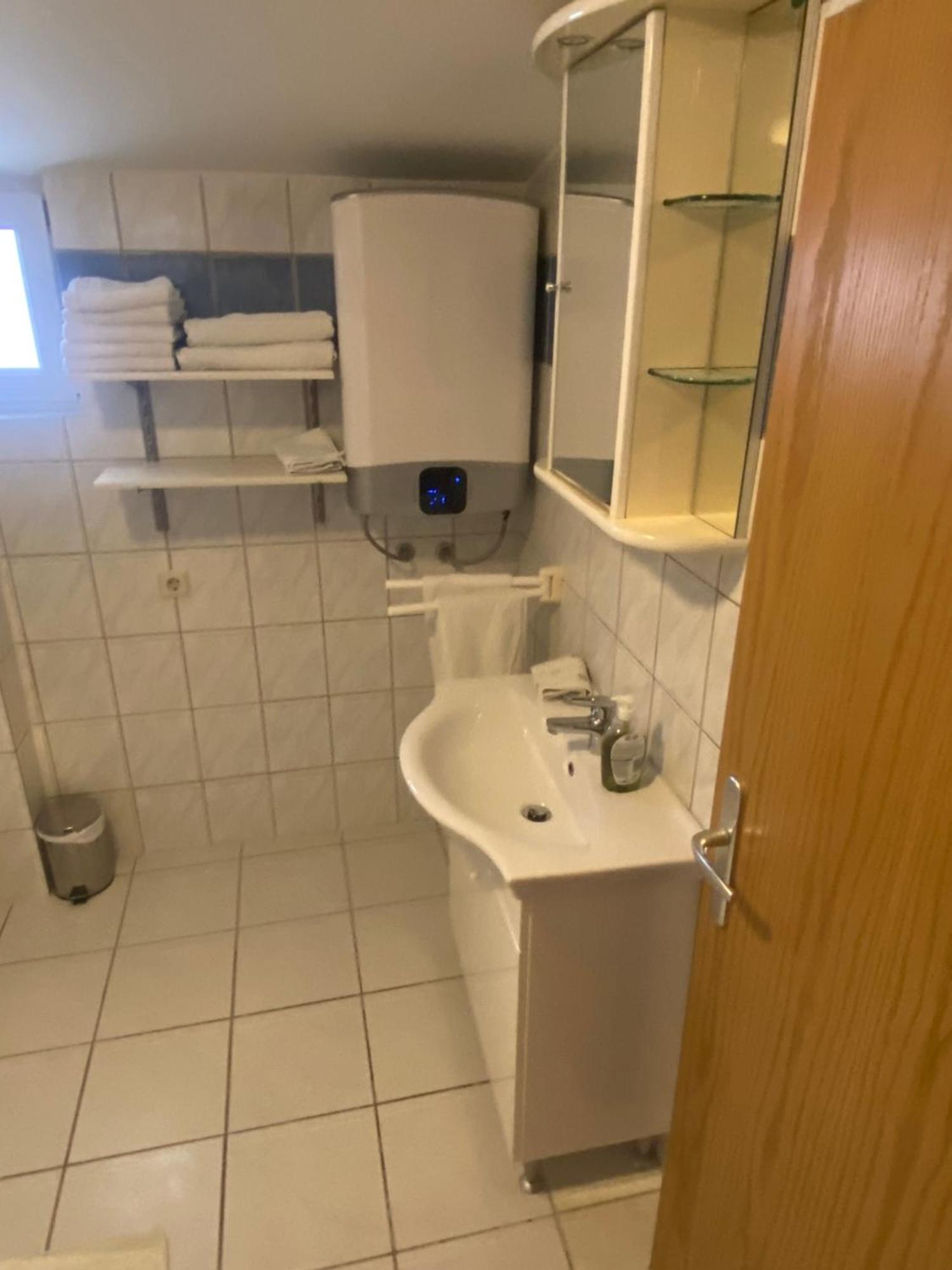 Ferien Haus Evita Auf Insel Vir - Wohnung I 외부 사진